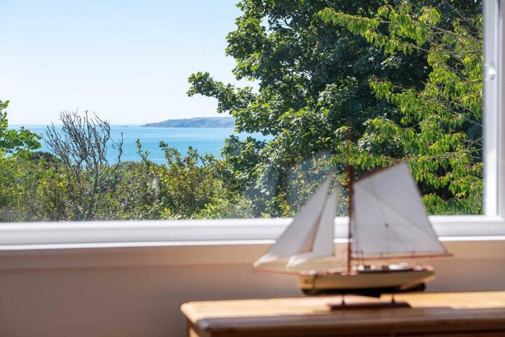 Manacles - Spacious Flat Near Beach With Sea Views & Parking Φάλμαουθ Εξωτερικό φωτογραφία