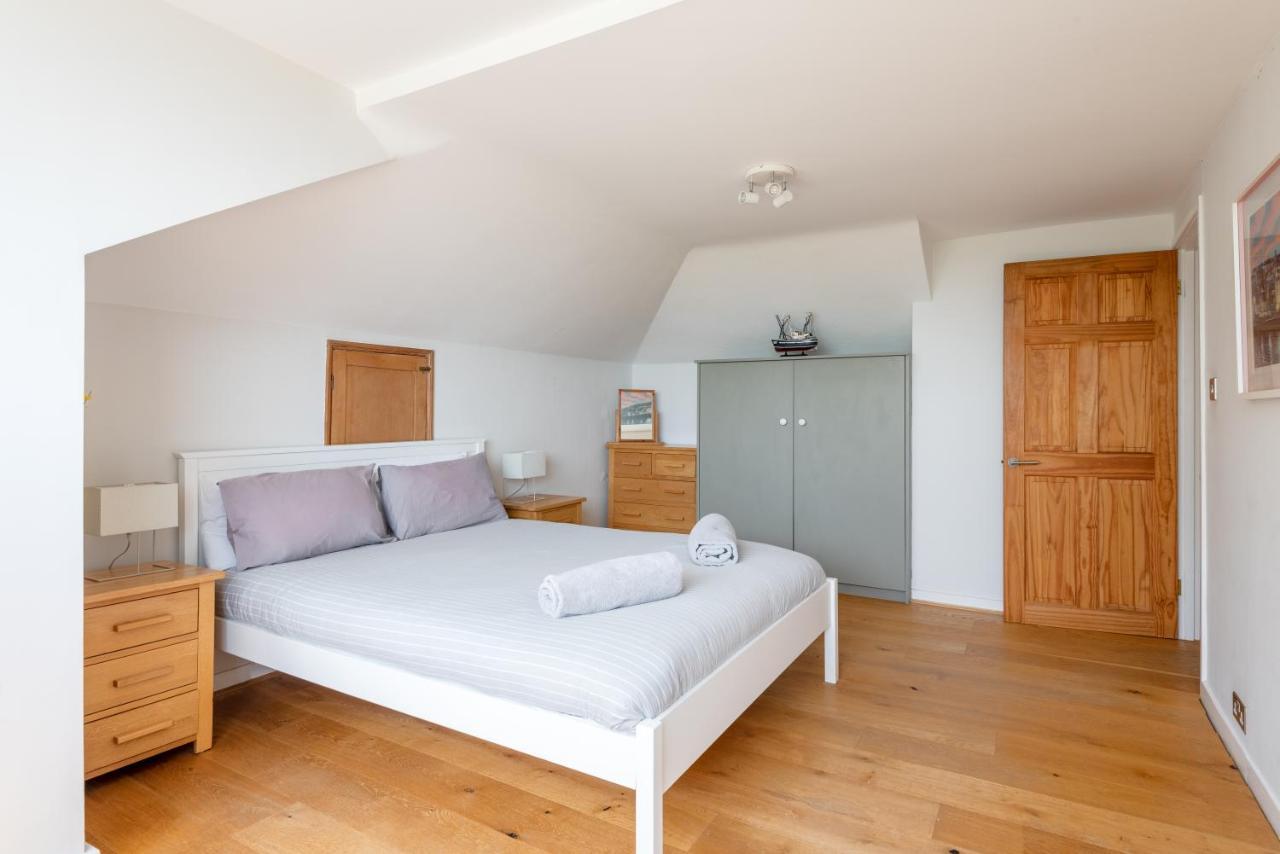 Manacles - Spacious Flat Near Beach With Sea Views & Parking Φάλμαουθ Εξωτερικό φωτογραφία